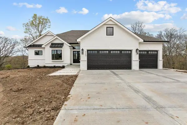8714 N Farley Avenue, Kansas City, MO 64157