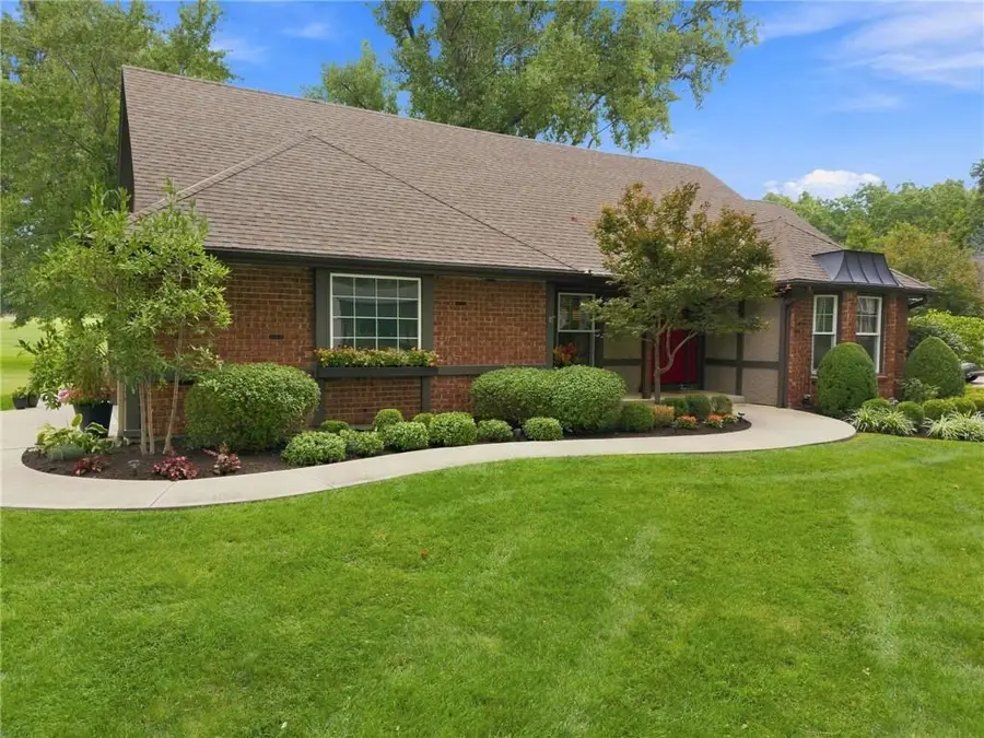 12855 Sagamore Road, Leawood, KS 66209 - #2