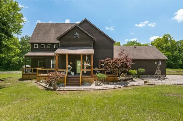 6280 NW Sale Barn Road, Cameron, MO 64429