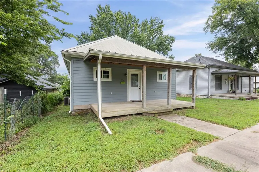 534 E 2nd Avenue, Garnett, KS 66032 - #2