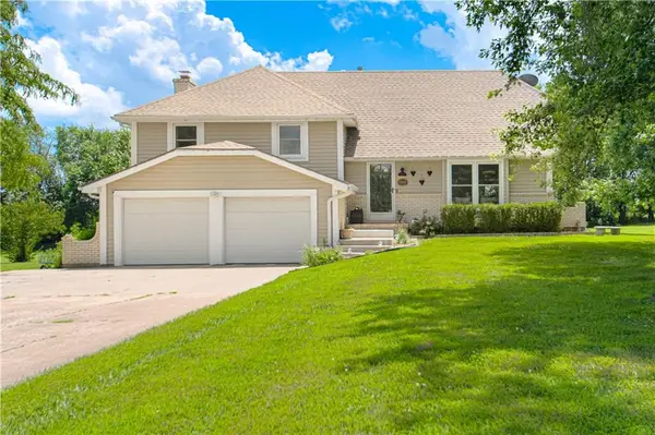 6901 W 202nd Terrace, Bucyrus, KS 66013