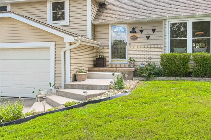 6901 W 202nd Terrace, Bucyrus, KS 66013 - #2