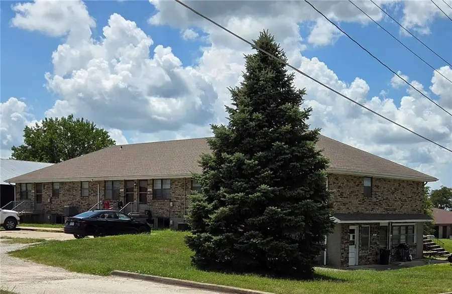 907 W 29th Street, Higginsville, MO 64037 - #2