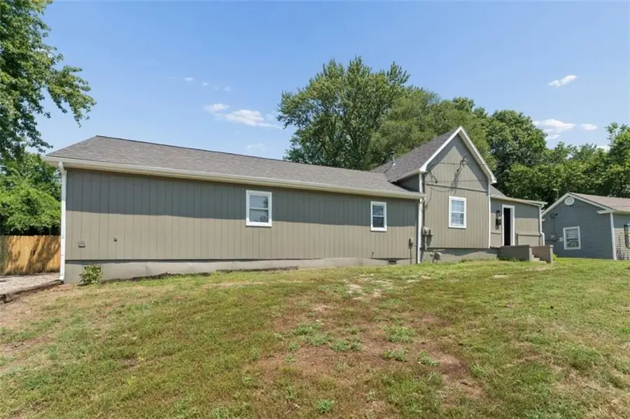 806 W Lexington Street, Richmond, MO 64085 - #2