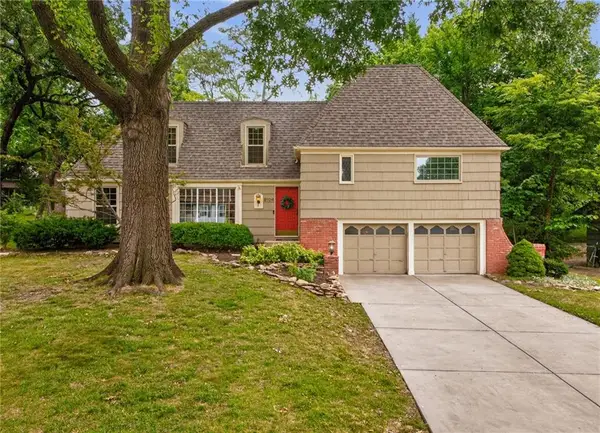 9104 W 106th Street, Overland Park, KS 66212