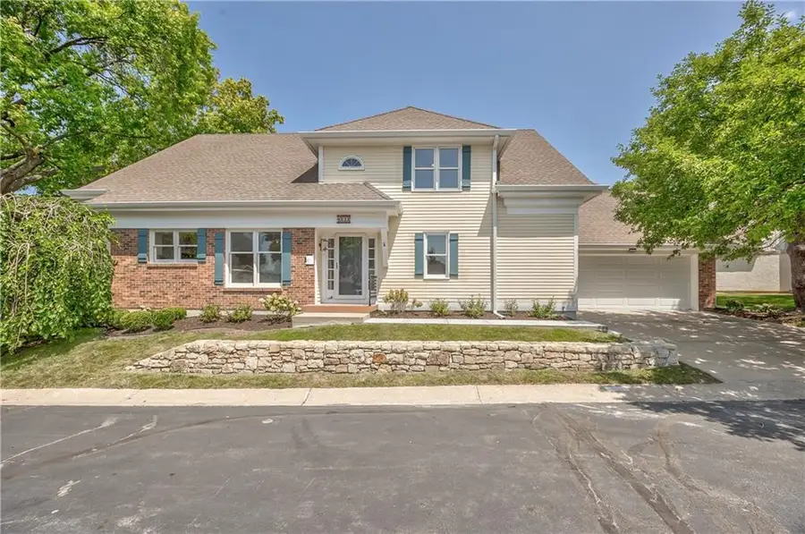 4512 W 90th Street, Prairie Village, KS 66207 - #2