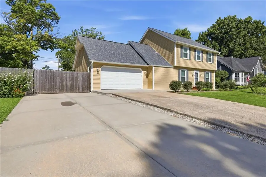 10282 Haskins Street, Lenexa, KS 66215 - #2