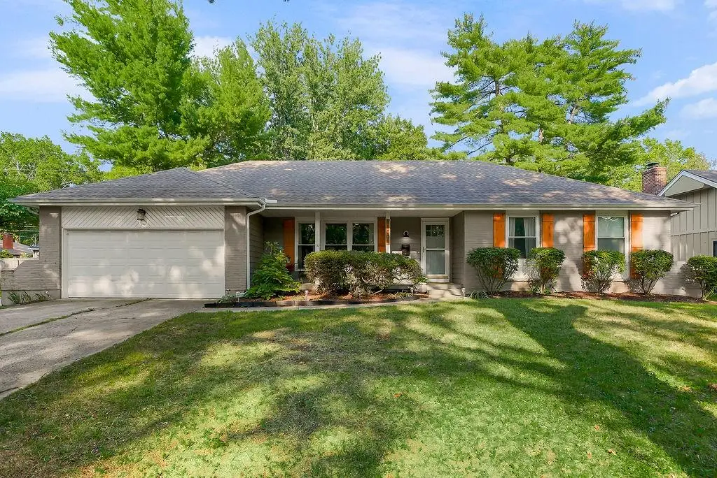11001 Glen Arbor Road, Kansas City, MO 64114 - #1