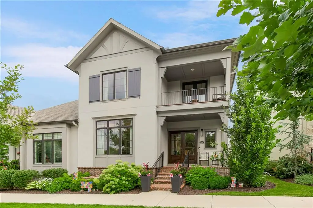5207 Meadowbrook Parkway, Prairie Village, KS 66207 - #1
