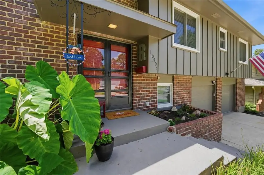 10404 Wyandotte Street, Kansas City, MO 64114 - #3