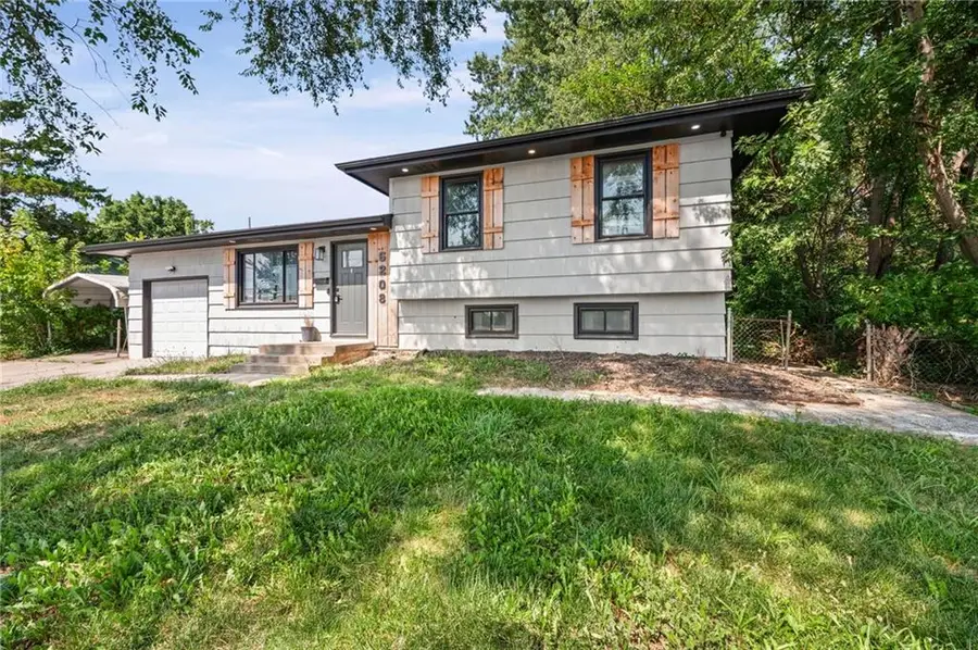 6208 NE Antioch Road, Gladstone, MO 64119 - #2
