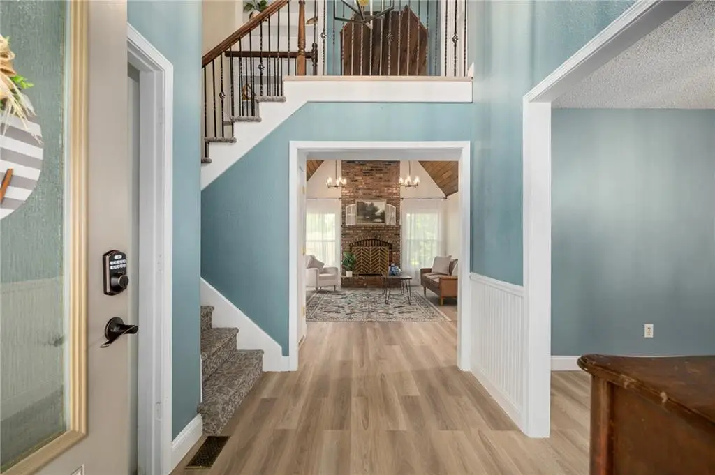 13924 S Tomahawk Drive, Olathe, KS 66062 - #1