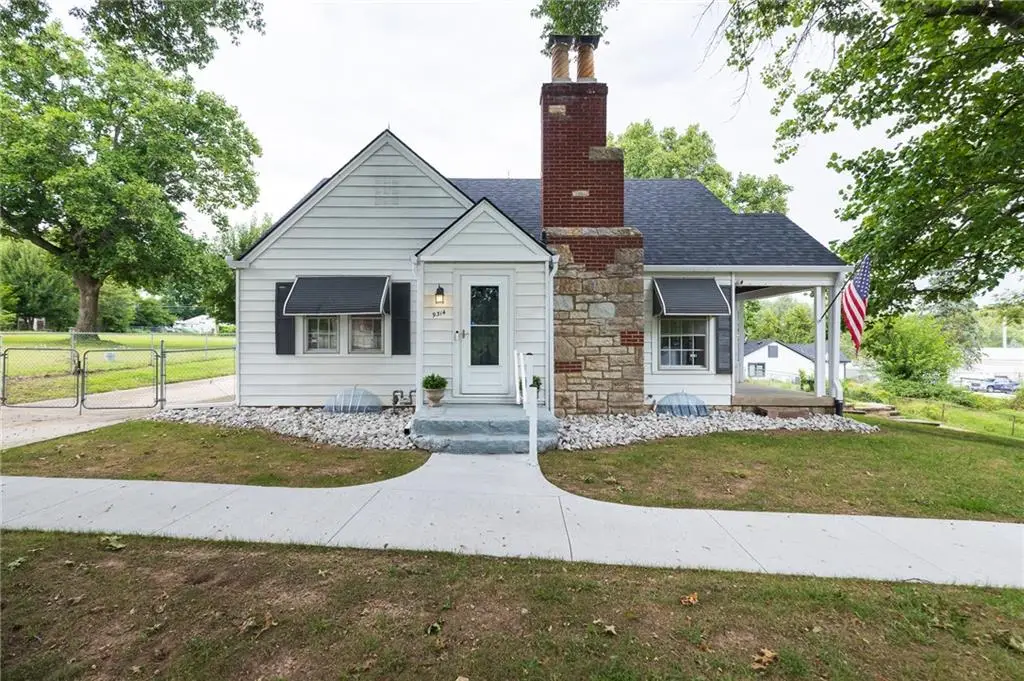 9314 E 36th Terrace, Kansas City, MO 64133 - #1