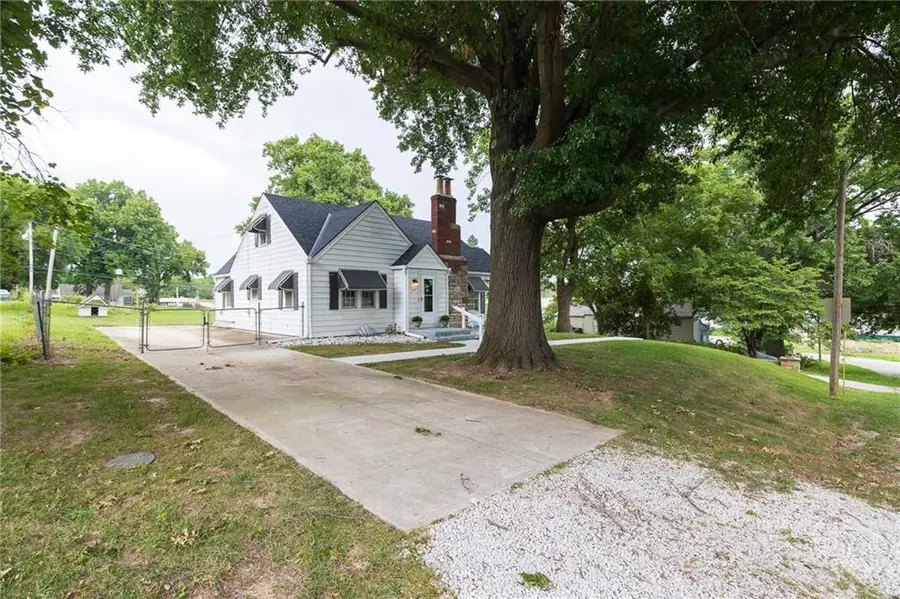 9314 E 36th Terrace, Kansas City, MO 64133 - #2