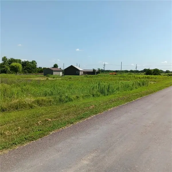 17 and 21 Wilderness Trail, Linn Valley, KS 66040
