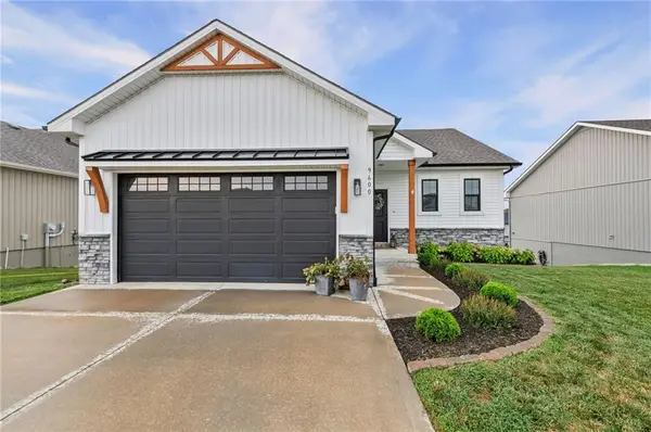 9600 N Lenox Place, Kansas City, MO 64154