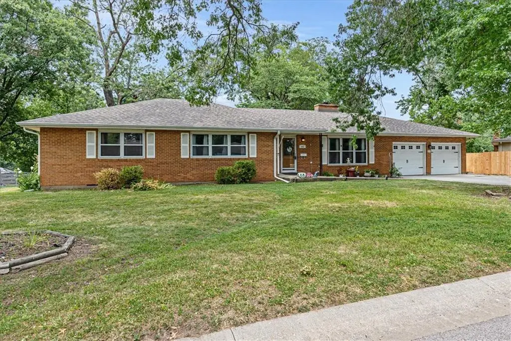602 Pierson Street, Excelsior Springs, MO 64024 - #1