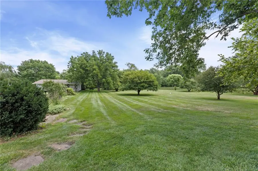 15005 S Rosehill Road, Olathe, KS 66062 - #2