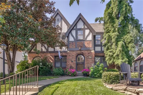 417 W 70th Street, Kansas City, MO 64113