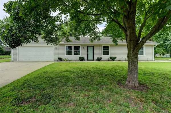 902 Birch Street, Eudora, KS 66025