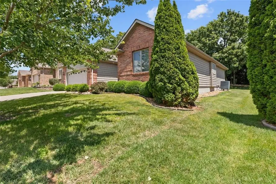 3355 S Wood Avenue, Independence, MO 64057 - #3