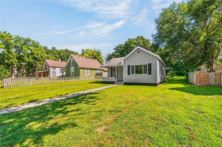 435 Ford Avenue, Liberty, MO 64068 - #2