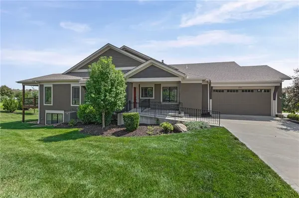 11551 S Waterford Drive, Olathe, KS 66061
