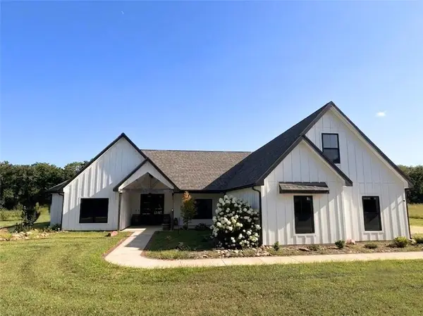 1102 E 1033 Road, Lawrence, KS 66047