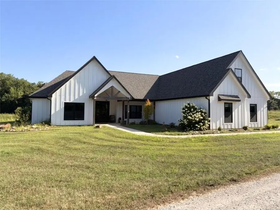 1102 E 1033 Road, Lawrence, KS 66047 - #2