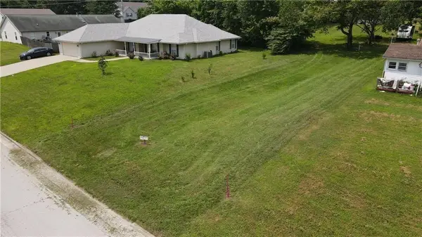 202 W 24th Street, Higginsville, MO 64037