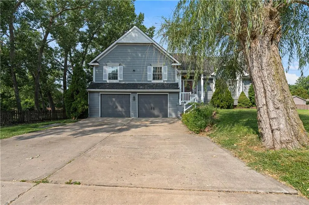 10126 N Highland Terrace, Kansas City, MO 64155 - #1