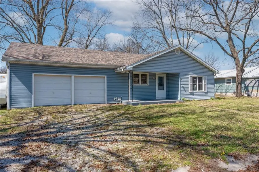 304 S Chestnut Street, La Monte, MO 65337 - #2