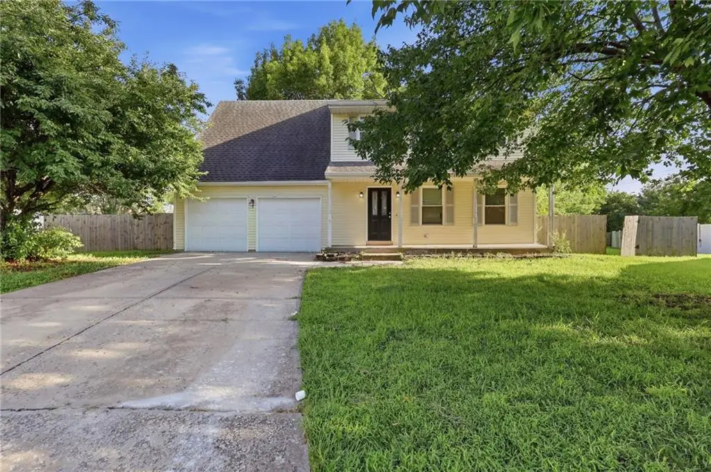 201 N Poplar Drive, Gardner, KS 66030 - #1