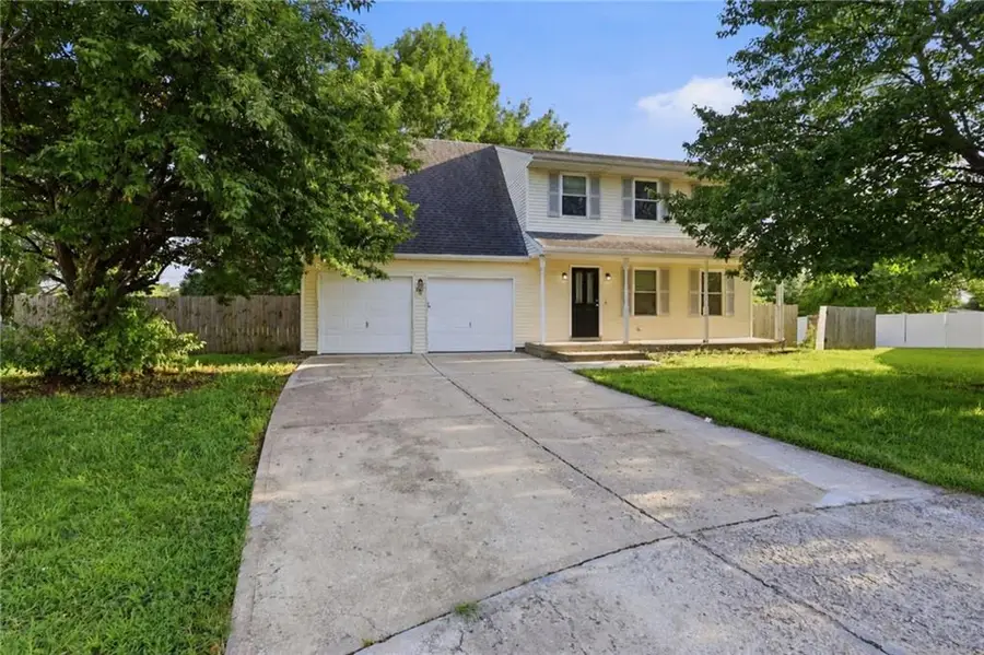 201 N Poplar Drive, Gardner, KS 66030 - #2