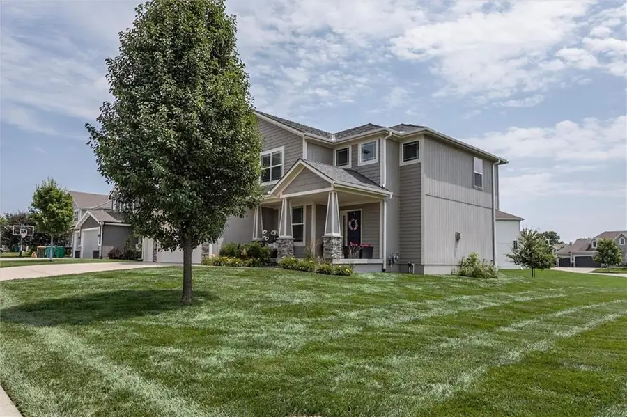 18523 W 193rd Terrace, Spring Hill, KS 66083 - #2