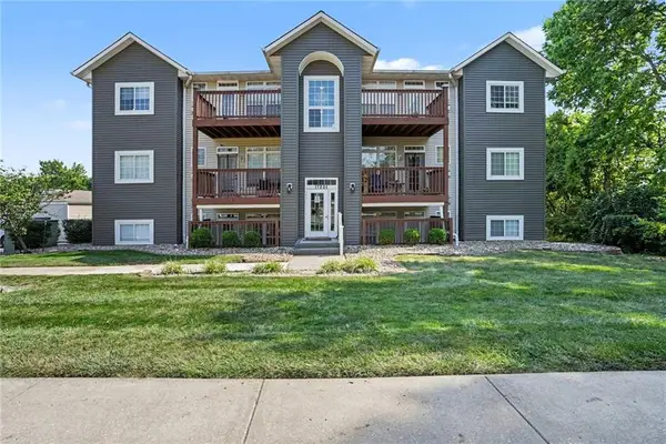 17201 E 32nd Street S #11, Independence, MO 64055