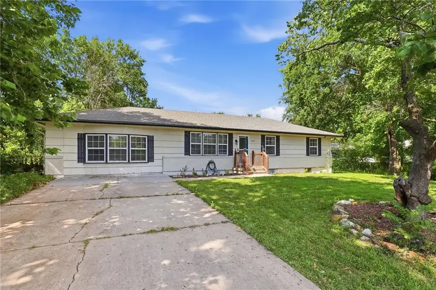 304 E South Street, Harrisonville, MO 64701 - #3