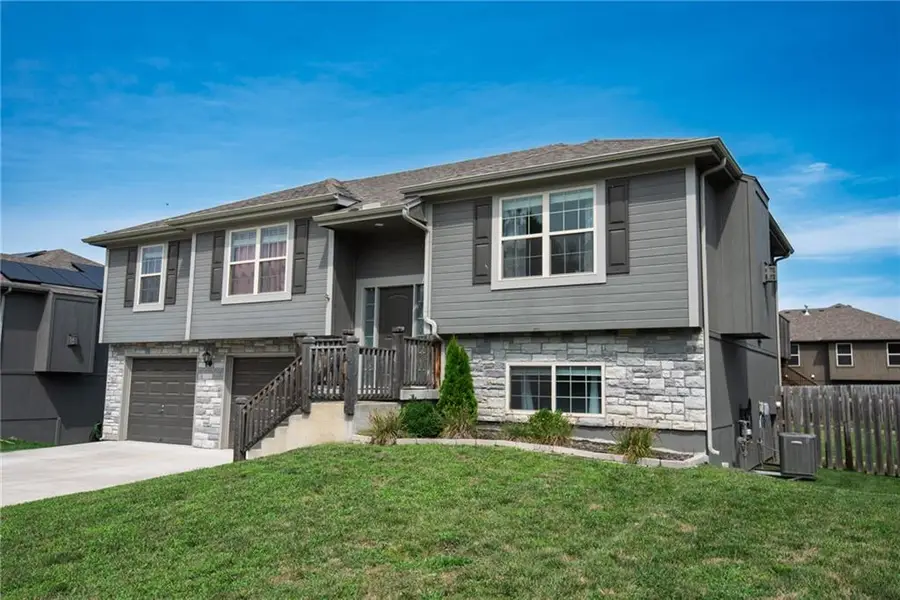 212 NE Greystone Way, Grain Valley, MO 64029 - #2