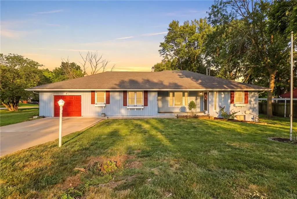 7305 N Harrison Street, Gladstone, MO 64118 - #1