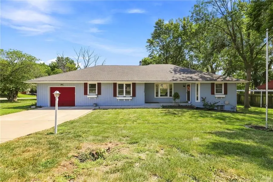 7305 N Harrison Street, Gladstone, MO 64118 - #2