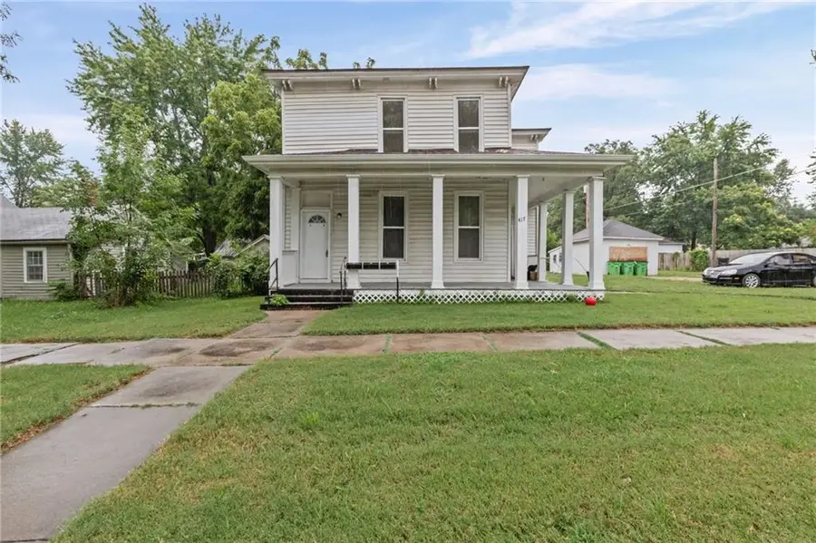 417 W 2nd Street, Ottawa, KS 66067 - #2