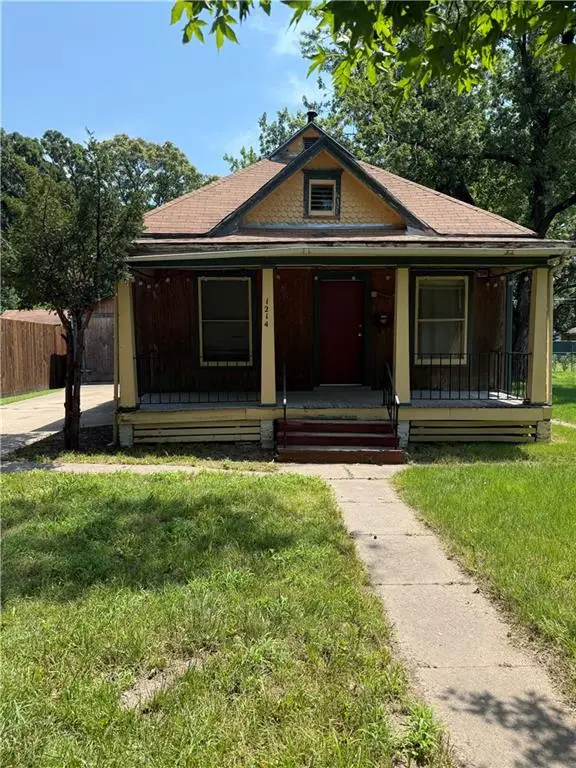1214 Oakland Avenue, Topeka, KS 66616 - #1