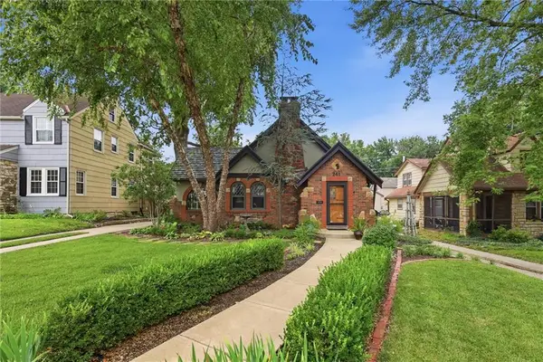 241 E 73rd Street, Kansas City, MO 64114