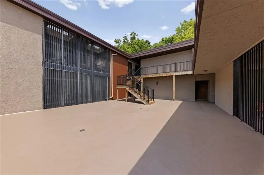 4512 Jefferson Street #10, Kansas City, MO 64111 - #3