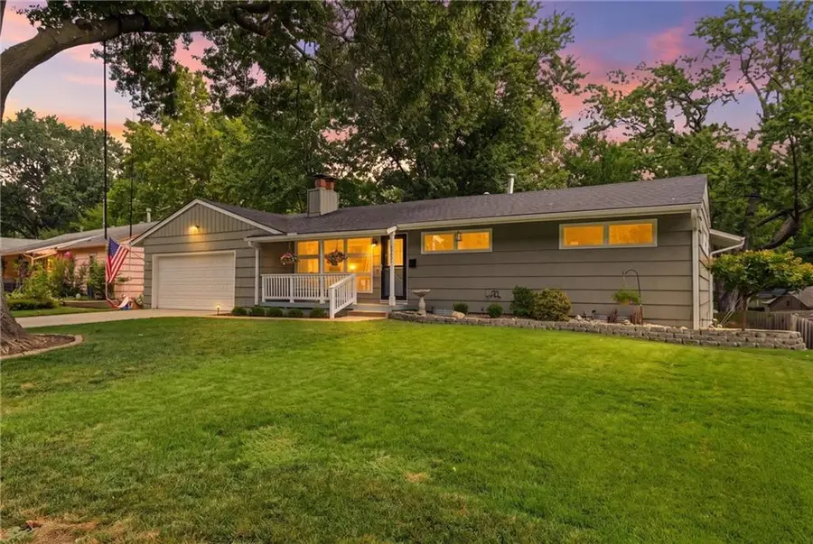 8025 Maple Street, Prairie Village, KS 66208 - #2