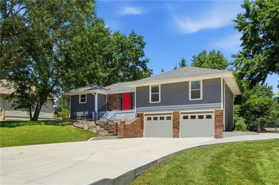 21222 W 70th Street, Shawnee, KS 66218 - #2
