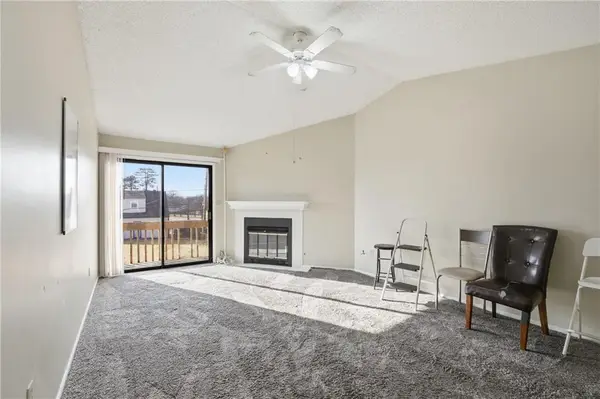 8139 Holmes Road #202, Kansas City, MO 64131