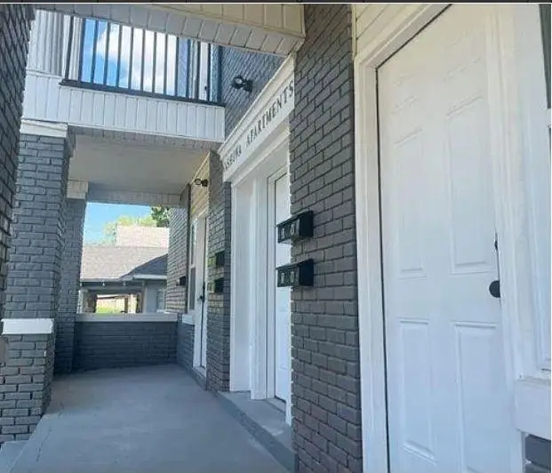 2305 E 37th Street, Kansas City, MO 64109 - #3
