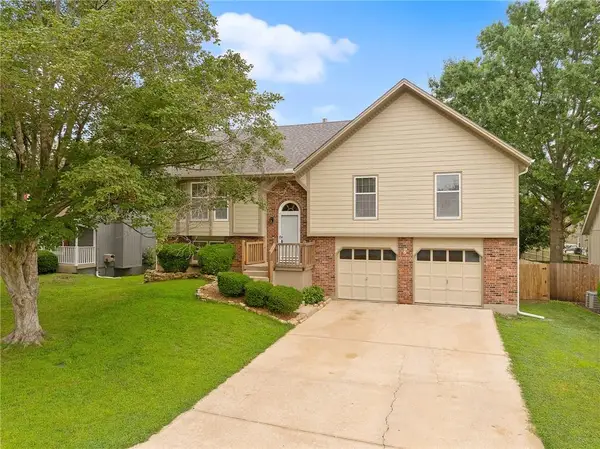 14717 S Seminole Drive, Olathe, KS 66062