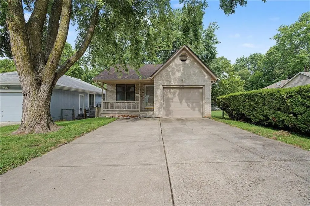 1526 N Pleasant Street, Independence, MO 64050 - #1